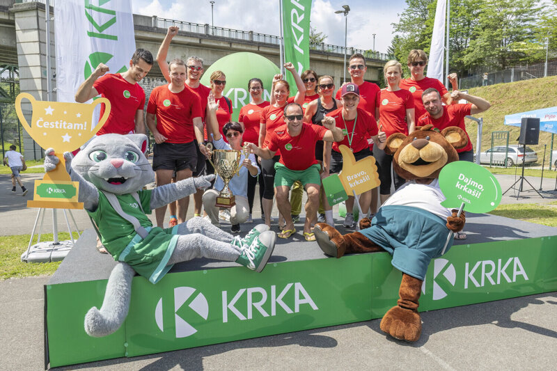 KRKA-Sportni-dan-najboljsa sportna ekipa_pokal_Skupne sluzbe druzbe_10-6-2023-497-w800