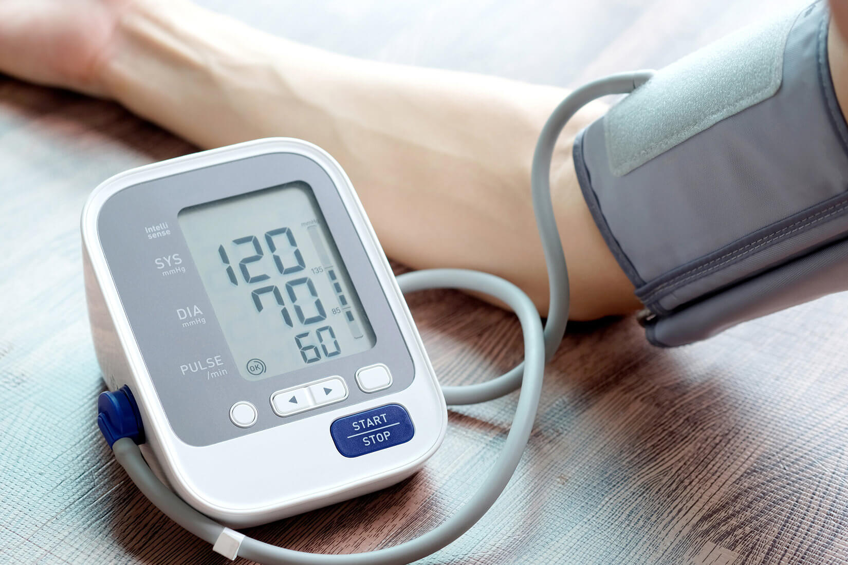 VSVZ38SI-poskrbi-za-zdravje-srca-Krka-merilec-krvnega-tlaka-w1650